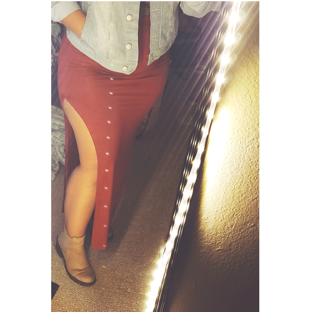 Foever 21 Maroon Maxi Skirt w/Slit